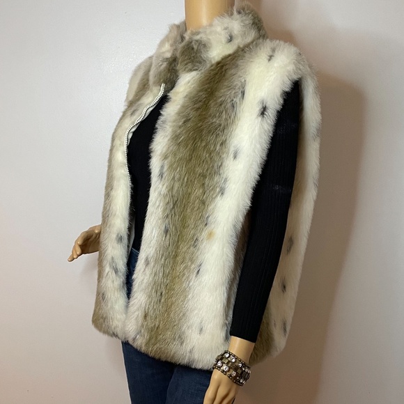 Vintage faux fur cream tan gray zipper mock collared vest with pockets! - Picture 7 of 14